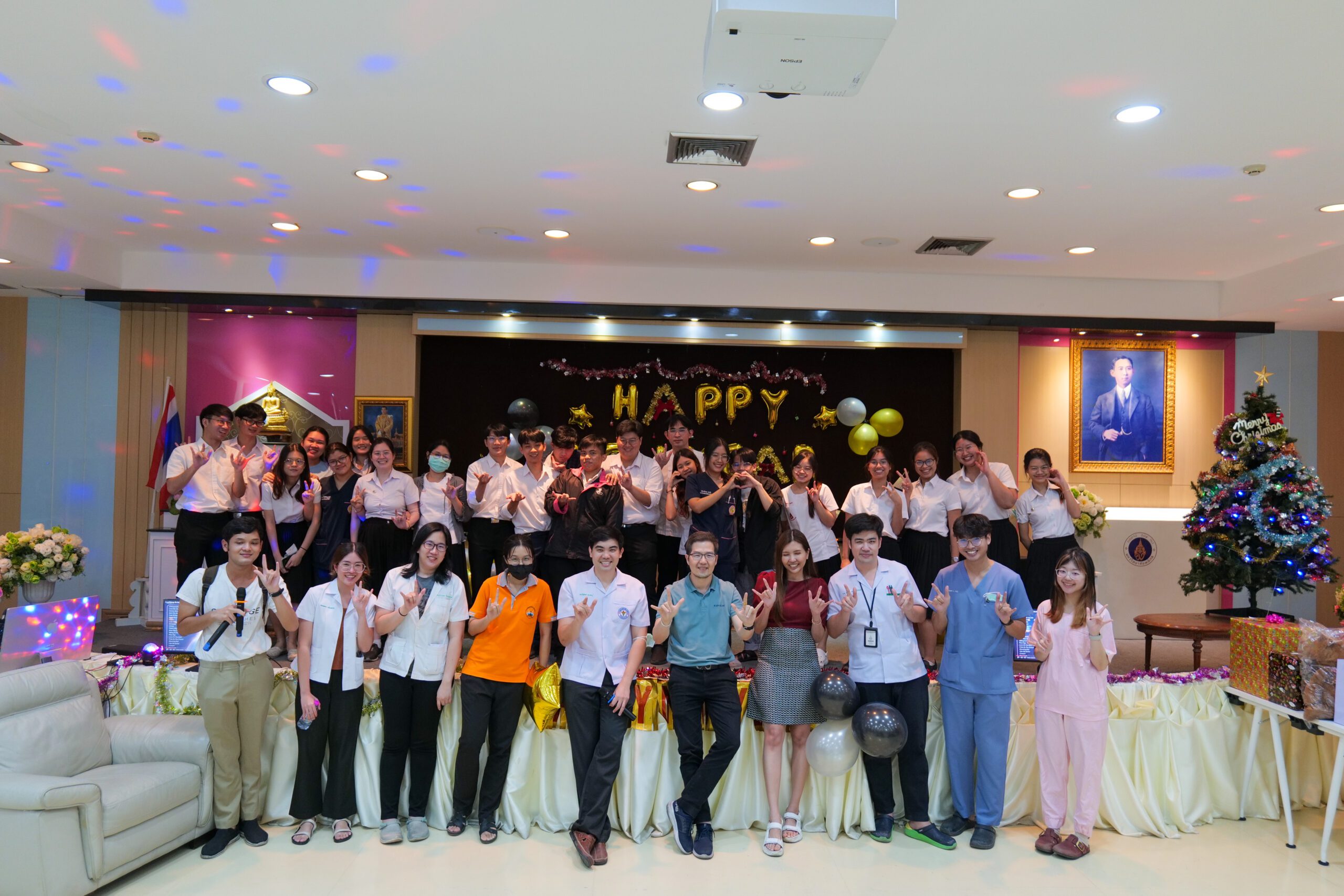 กิจกรรม Merry Christmas & Happy New Year 2024 นักศึกษาแพทย์